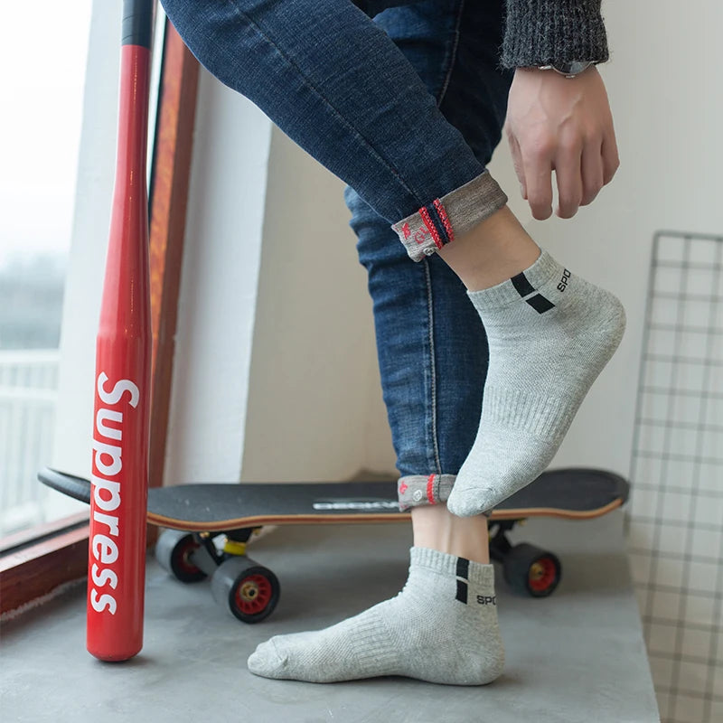 6 pairs of socks, men's mid length socks, anti odor socks, sweat absorbing socks, men's socks, sports mid length socks