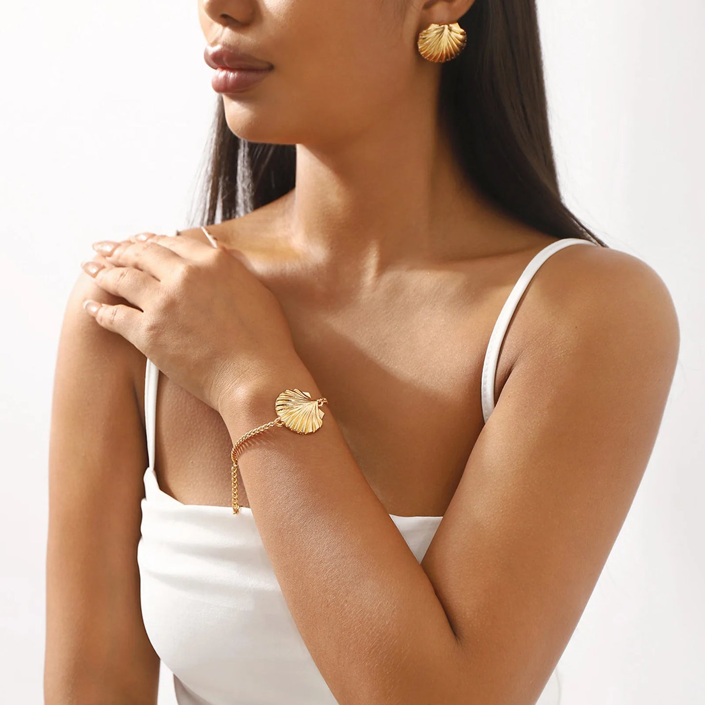 Collarbone Necklace with Seashell Pendant Safe Material Excellent Texture Necklace for Women Teen Girlfriend
