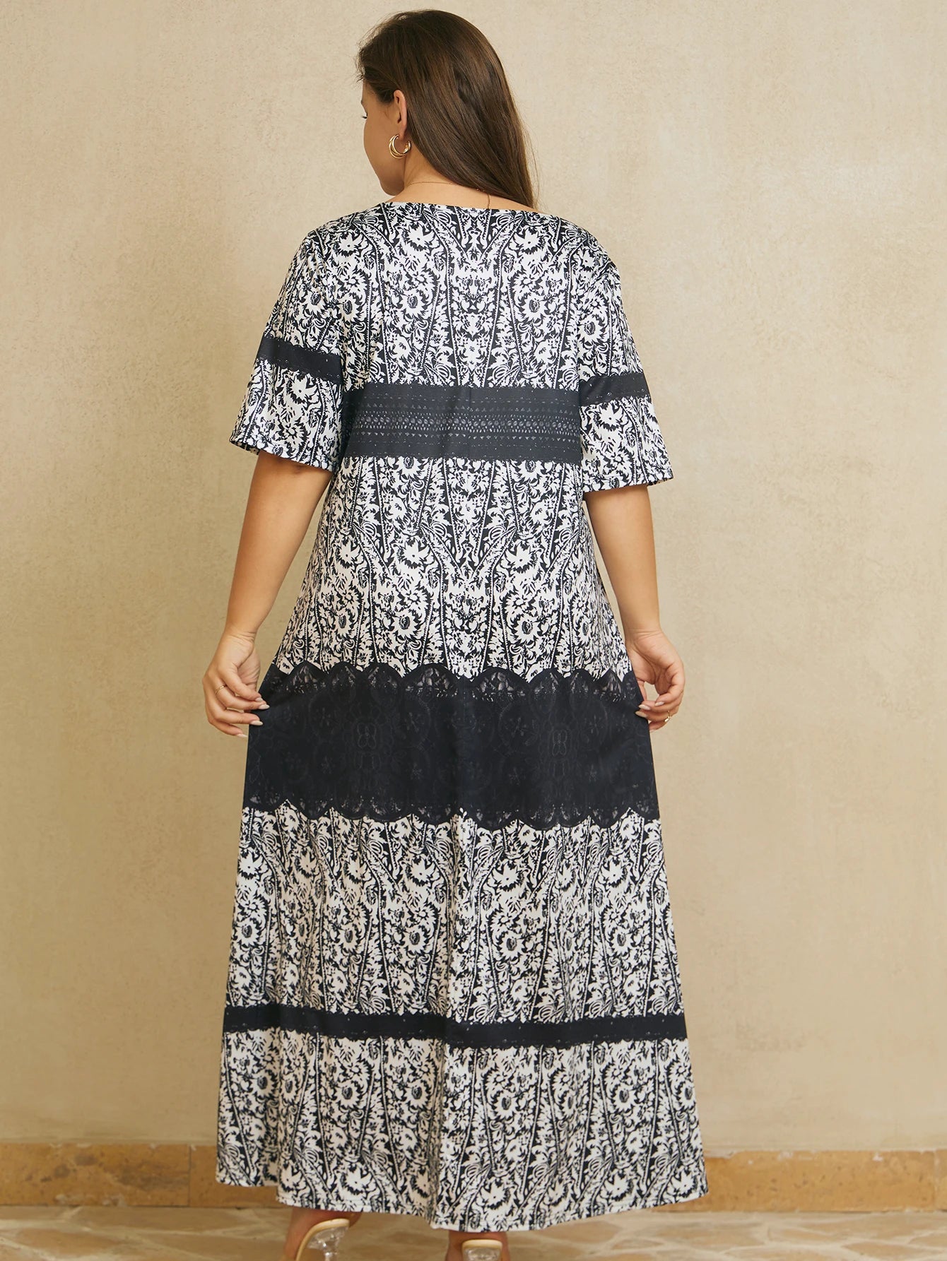 Women's Loose Floral Print V-neck Plus Size Dress, Spring And Summer Casual Fashion Short-sleeved Dress, Women's Plus Size Cloth
