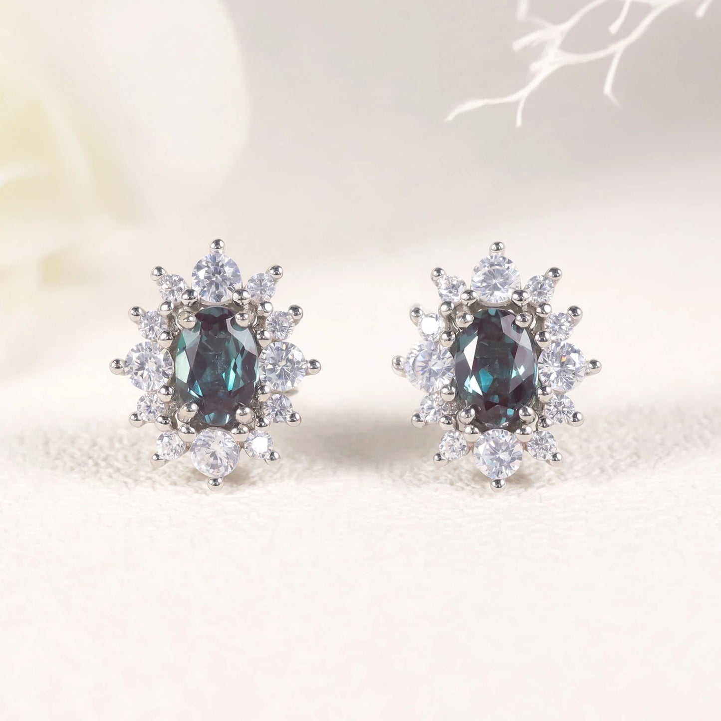 GEM'S BALLET 925 Sterling Silver Halo Earrings Vintage Lab Alexandrite Stud Earrings June Birthstone Jewelry Gift For Her