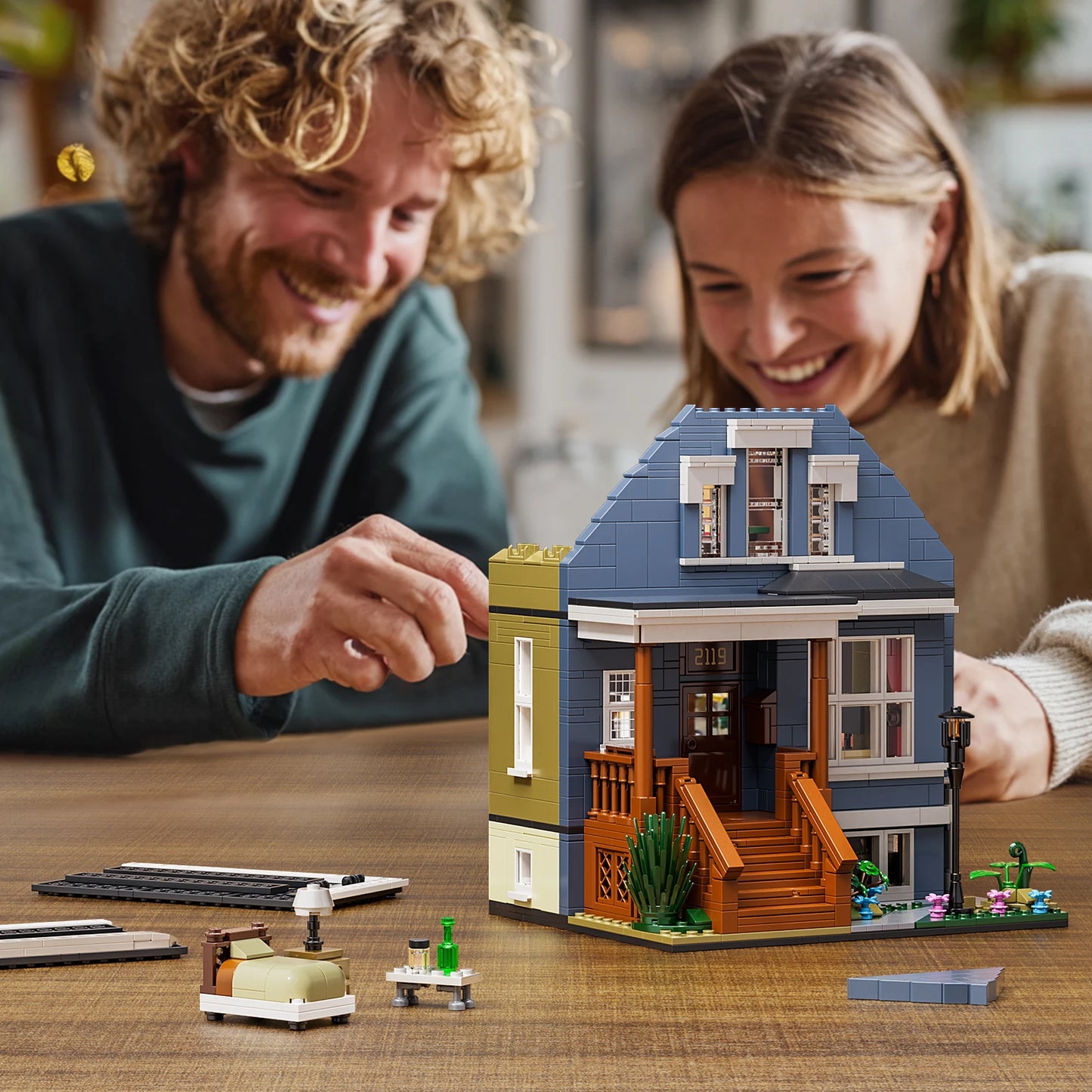 Shameless Gallagher House Building Bricks Family Blocks Toys Gift for Fans and Adults (1058 PCS)