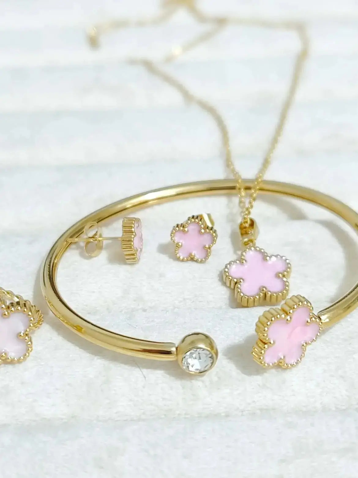 Stainless steel clover jewelry set women's fashion simple glaze drop clover necklace Joker earrings set of 4.