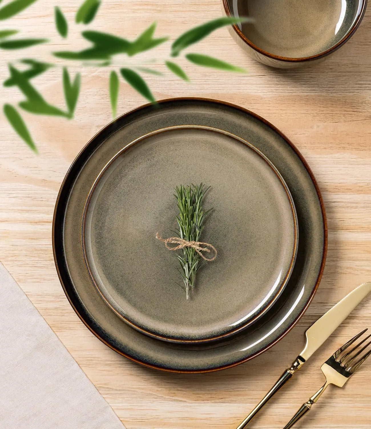 Ceramic Dinnerware Sets for 8, 24 Pieces Handmade Reactive Glaze Plates and Bowls Set, Scratch Resistant Dish Set, Oven & Microw