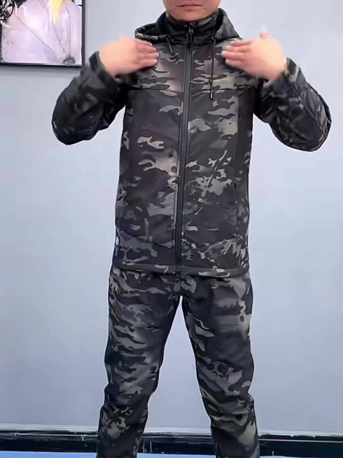 Thick Fleece Jacket And Long Pants for Men, Designed for Autumn And Winter, Featuring a Hood And Multiple Pockets, Ideal for Warm Workwear And Casual Outdoor Activities.