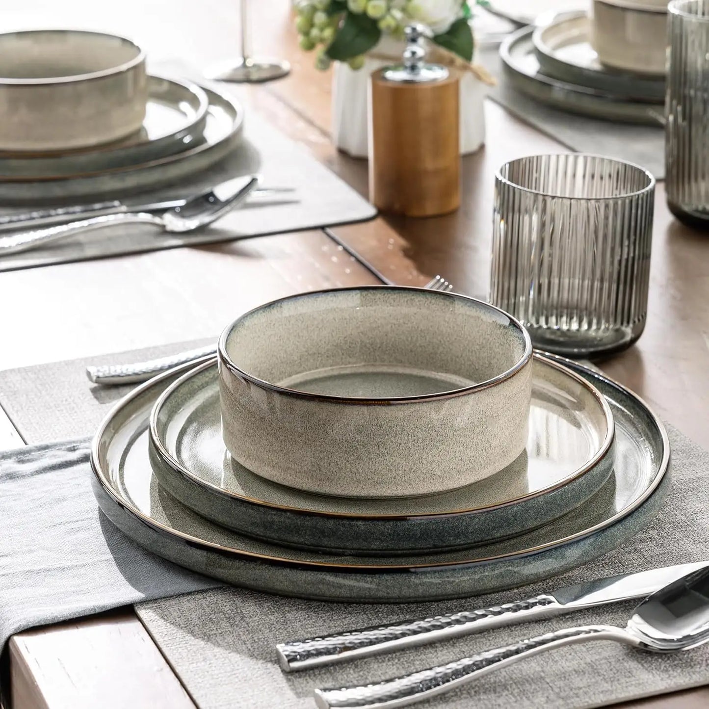 Ceramic Dinnerware Sets for 6, 18 Pieces Stoneware Plates and Bowls Sets, Reactive Glaze Stackable Dish Set -Scratch Resistant,