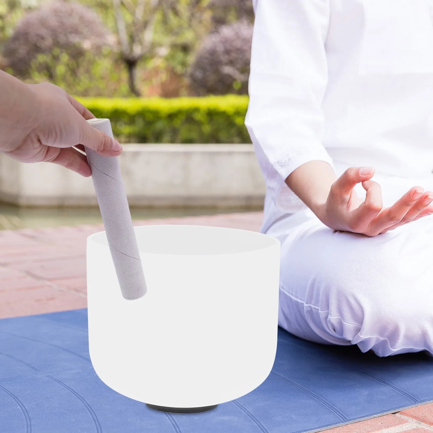 8-Inch Crystal Singer Bowl  Is Used For Sound Heart Wheel Balance, Relaxation, And Meditation Assistance