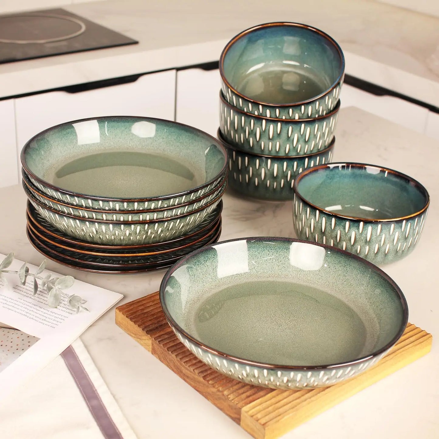Dinnerware Sets 12 Pieces - Round Reactive Glaze Tableware - Kitchen Dinnerware Porcelain Crockery with Dinner Plate, Bowl and S