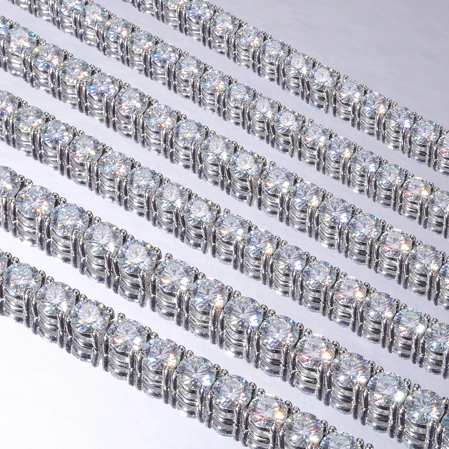 Iceoutbox D VVS1 Moissanite Tennis Bracelet 18K White Gold