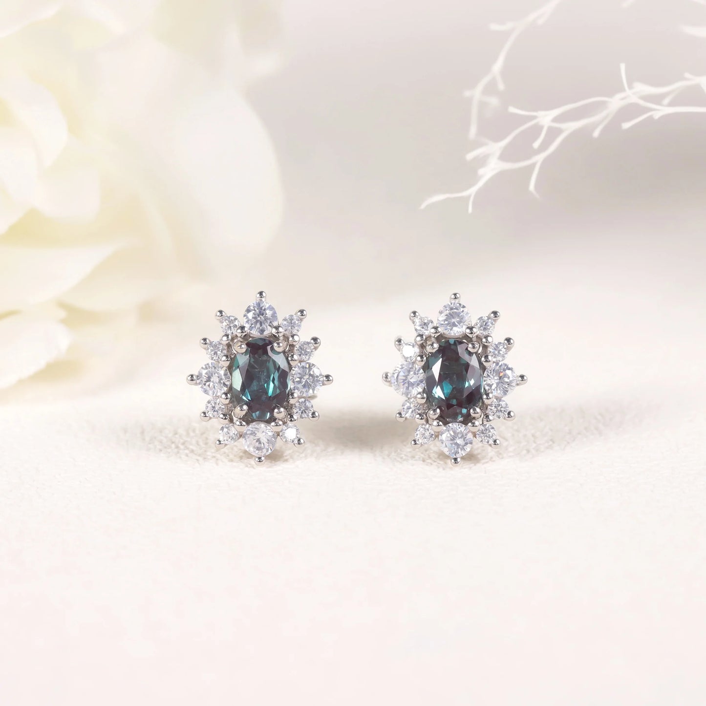 GEM'S BALLET 925 Sterling Silver Halo Earrings Vintage Lab Alexandrite Stud Earrings June Birthstone Jewelry Gift For Her