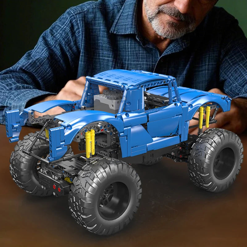 Mould King 18039 Remote Control Bigfoot Truck Block Set