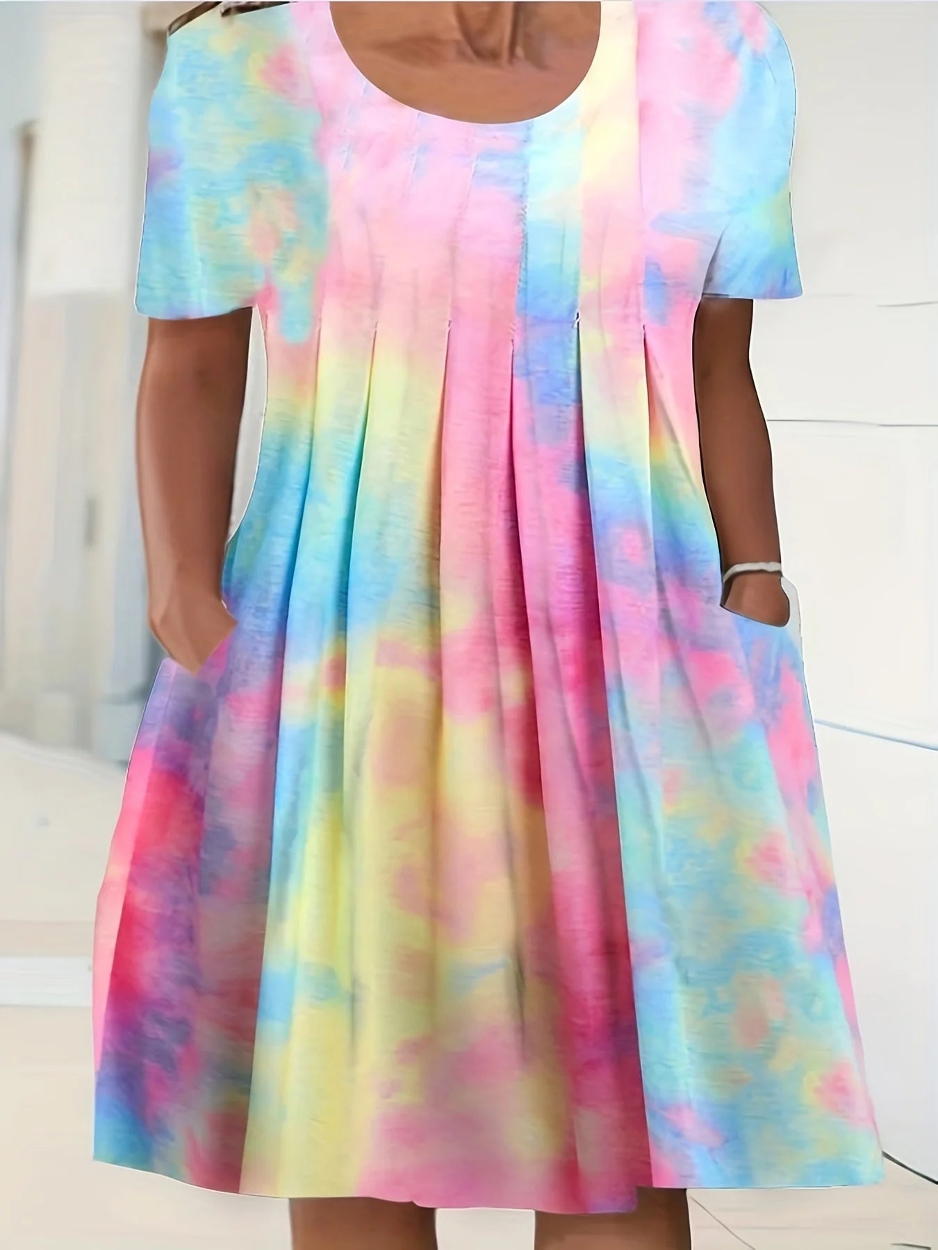 Plus Size Casual Dresses, Women's Plus Size Tie Dye Short Sleeve Round Neck Slightly Stretch Pleated Dress with Pockets